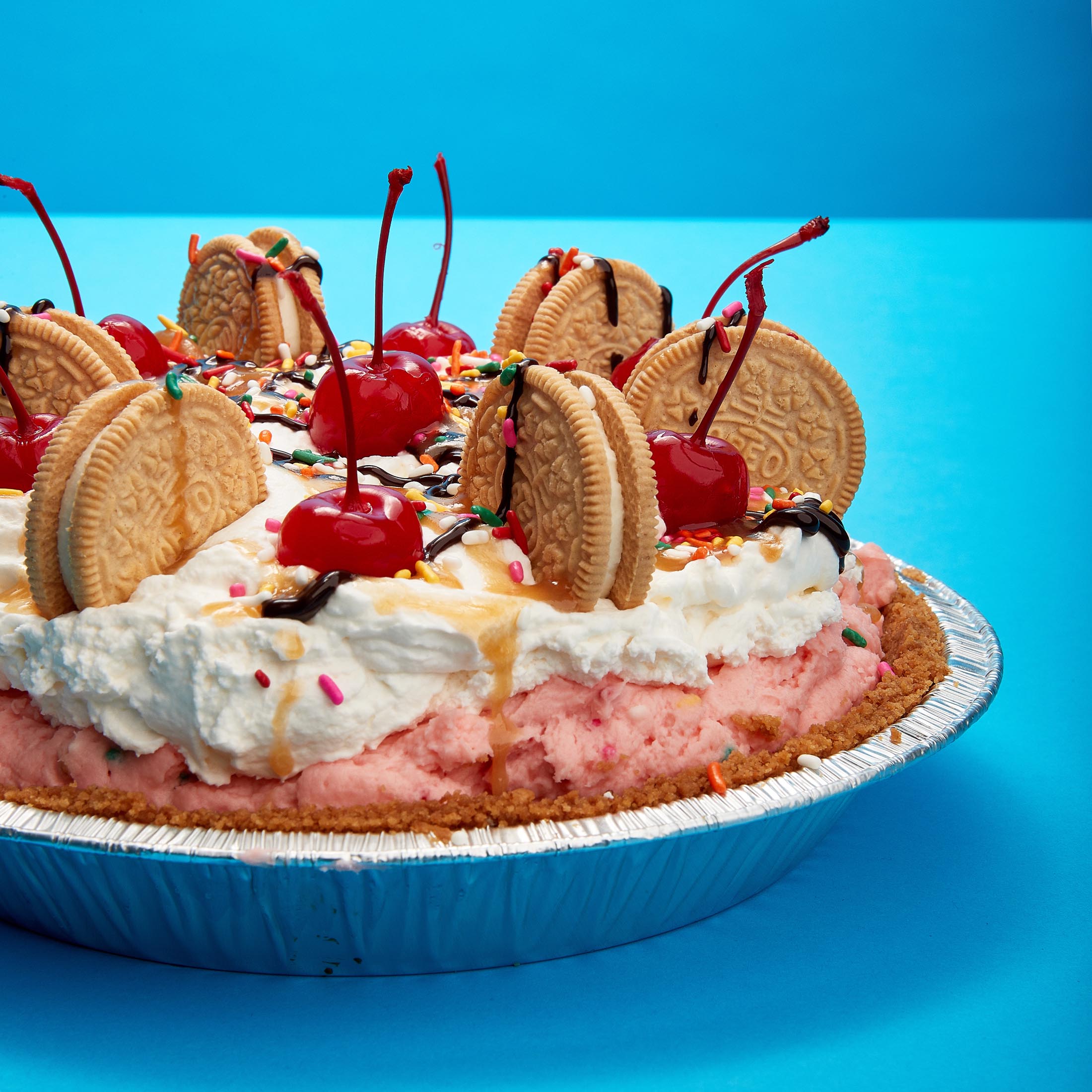 You’ve Got To See How This Ice Cream Sundae Pie Is Made